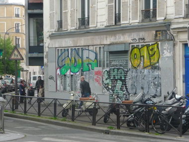 Graffiti Bombing - Photo by strasbourgraffiti