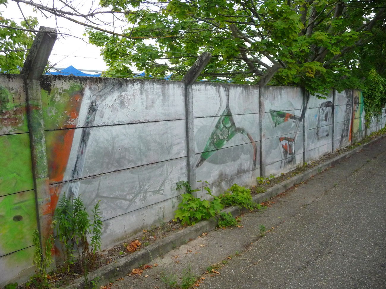 Graffiti Bombing - Photo by strasbourgraffiti