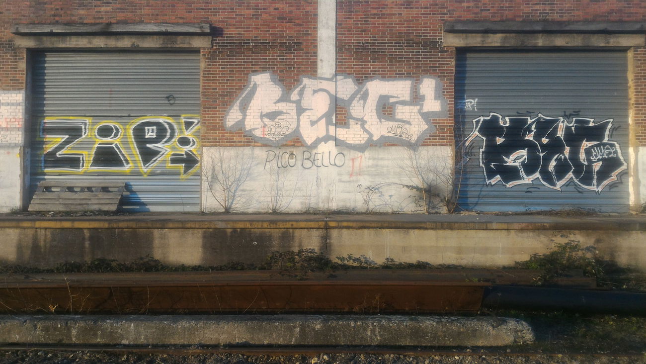 Graffiti Bombing - Photo by strasbourgraffiti