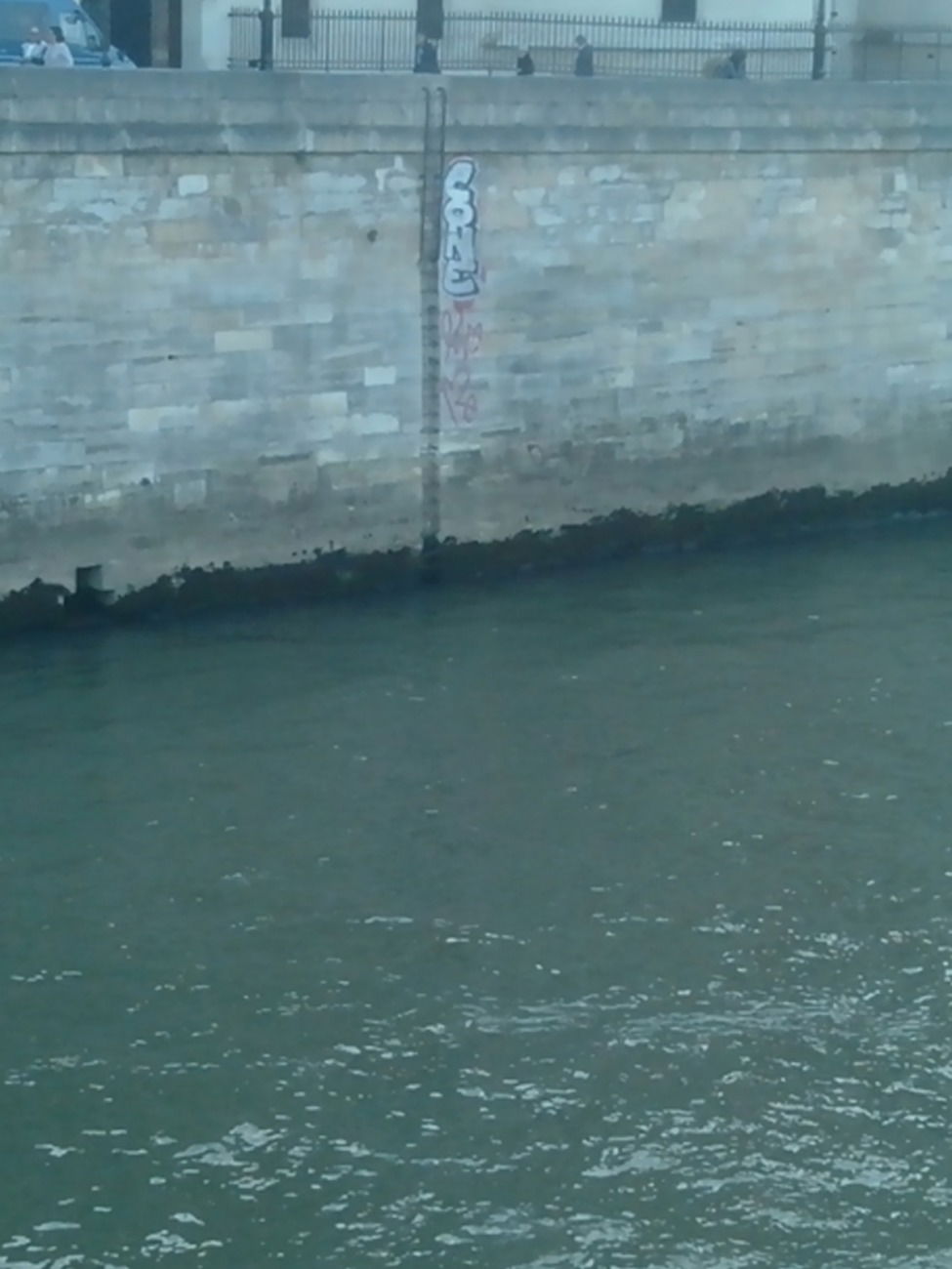 Graffiti Bombing - Photo by strasbourgraffiti