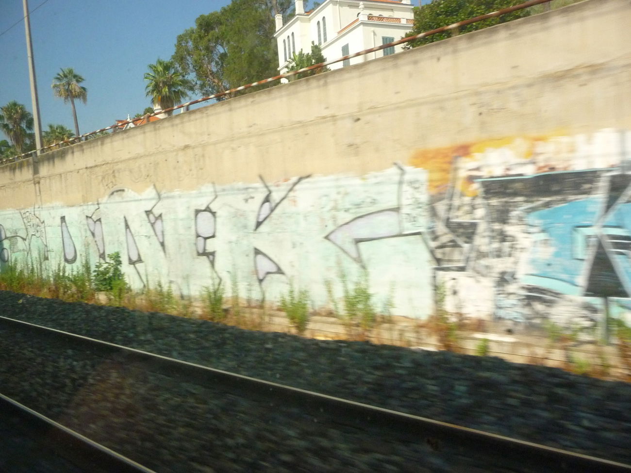 Graffiti Bombing - Photo by strasbourgraffiti