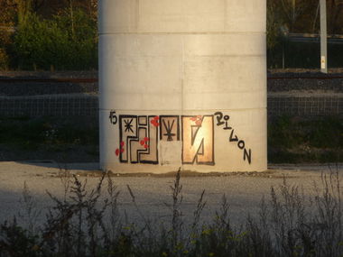 Graffiti Bombing - Photo by strasbourgraffiti