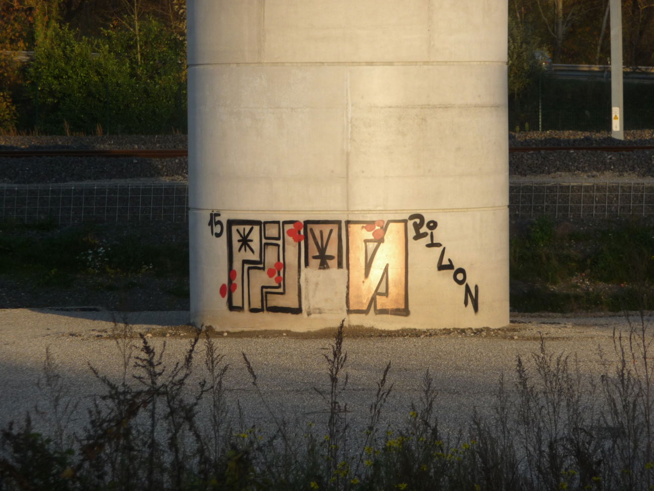 Graffiti Bombing - Photo by strasbourgraffiti