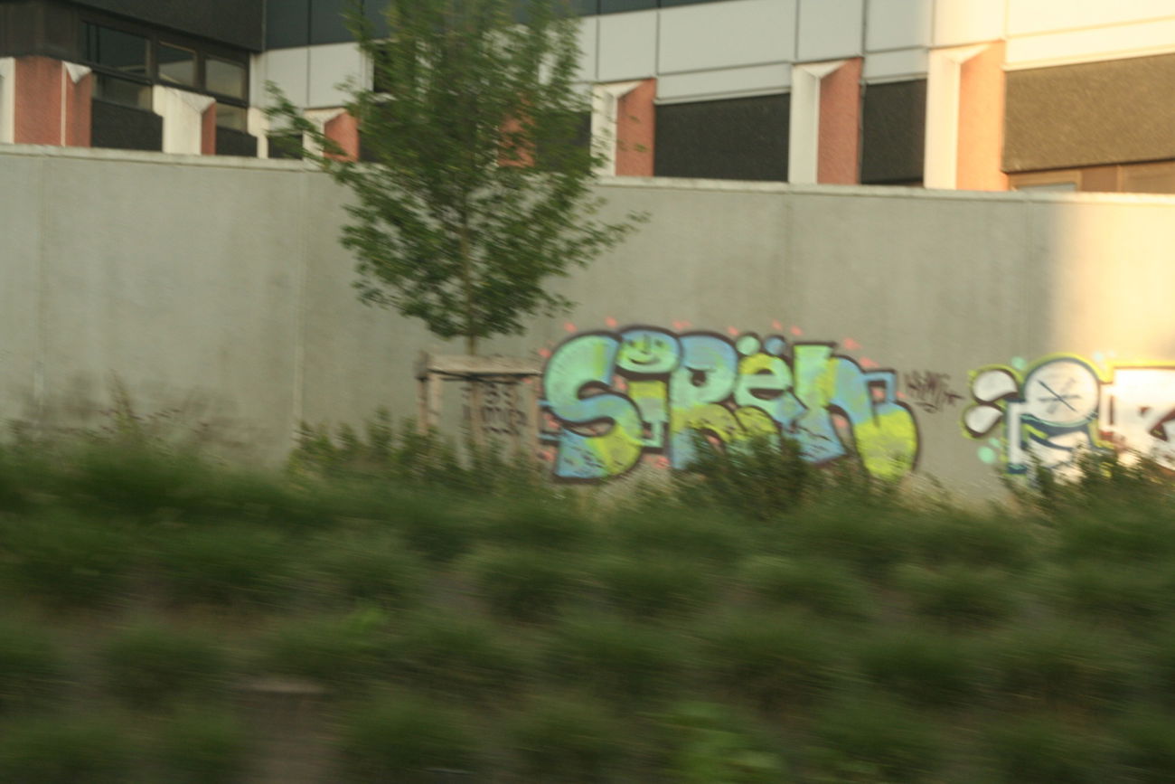 Graffiti Bombing - Photo by strasbourgraffiti