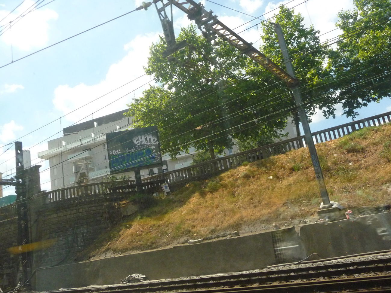 Graffiti Bombing - Photo by strasbourgraffiti