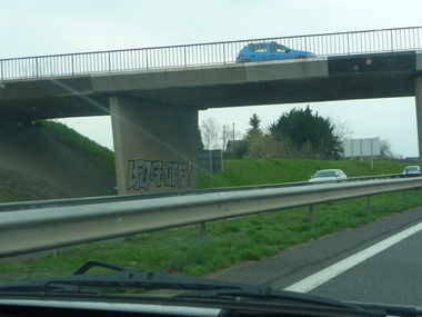 Graffiti Bombing - Photo by strasbourgraffiti