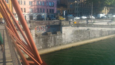 Graffiti Bombing - Photo by strasbourgraffiti