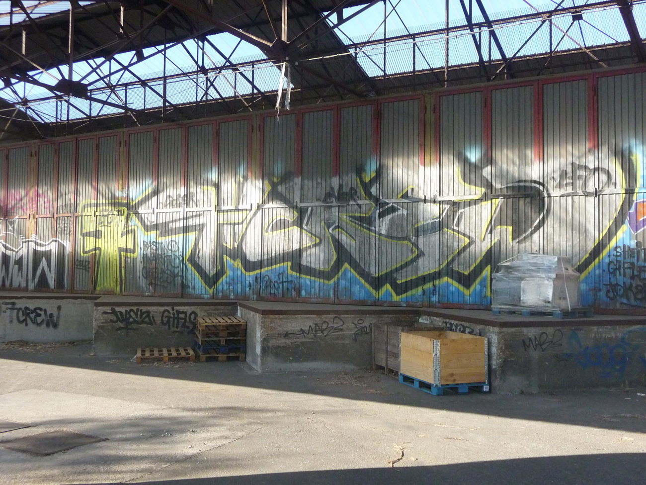 Graffiti Bombing - Photo by strasbourgraffiti