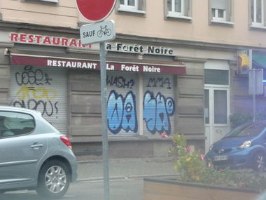 Graffiti Bombing - Photo by strasbourgraffiti