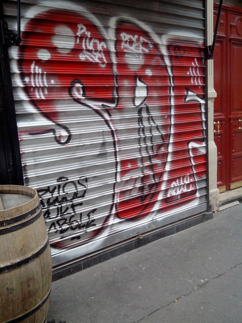 Graffiti Bombing - Photo by strasbourgraffiti