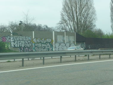 Graffiti Bombing - Photo by strasbourgraffiti