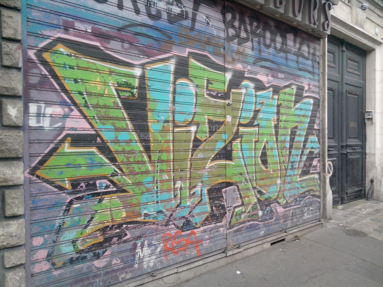 Graffiti Bombing - Photo by strasbourgraffiti