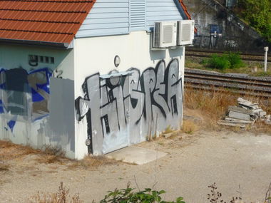 Graffiti Bombing - Photo by strasbourgraffiti