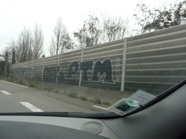 Graffiti Bombing - Photo by strasbourgraffiti