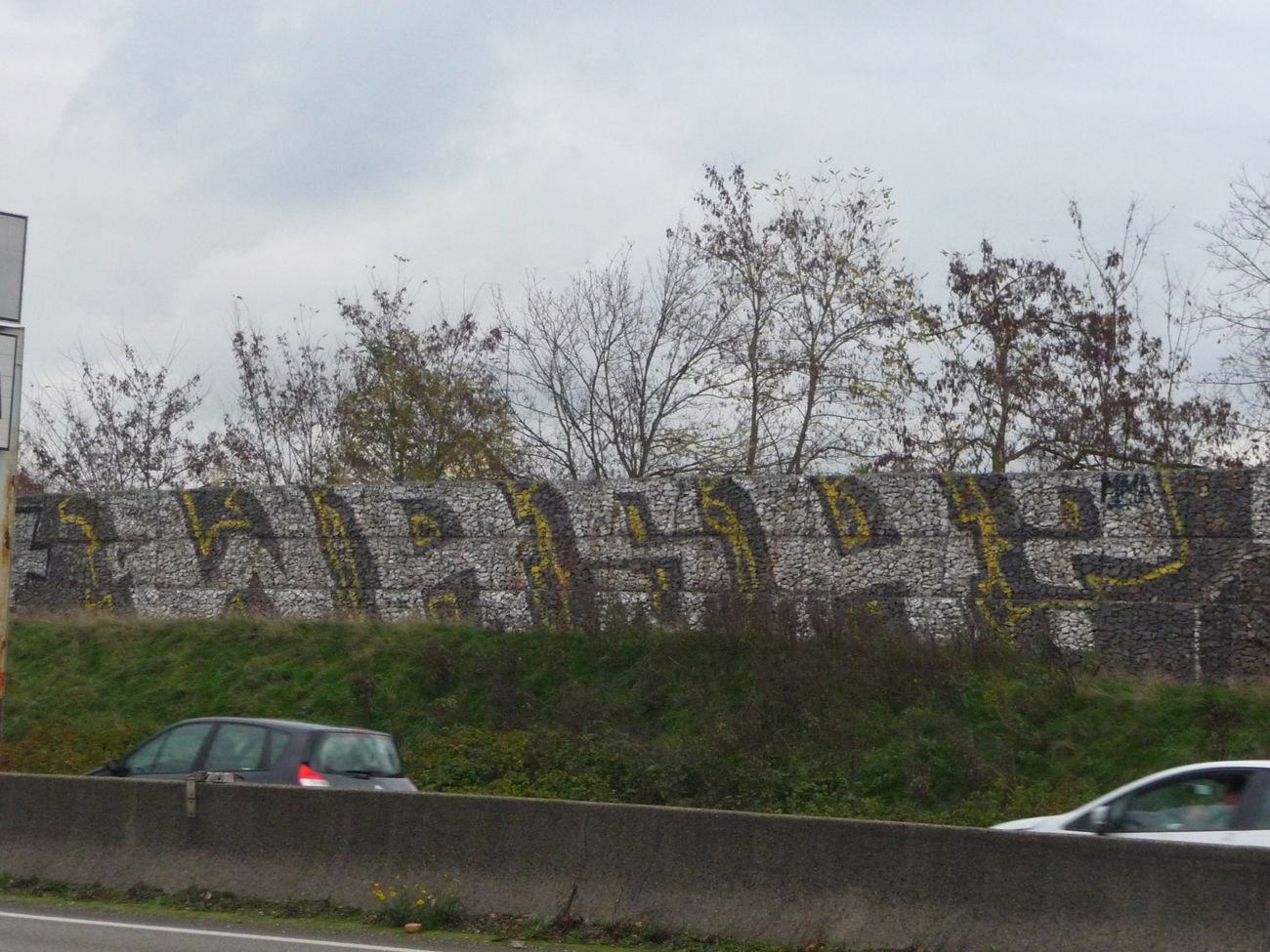 Graffiti Bombing - Photo by strasbourgraffiti