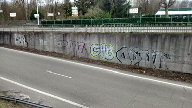 Graffiti Bombing - Photo by strasbourgraffiti