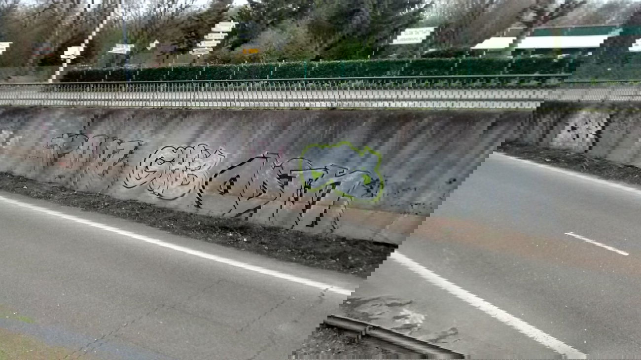 Graffiti Bombing - Photo by strasbourgraffiti