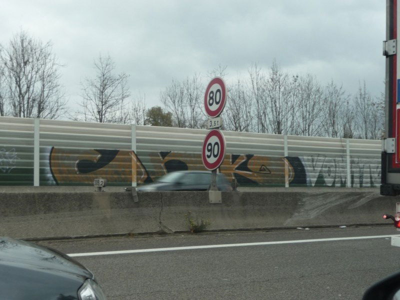 Graffiti Bombing - Photo by strasbourgraffiti