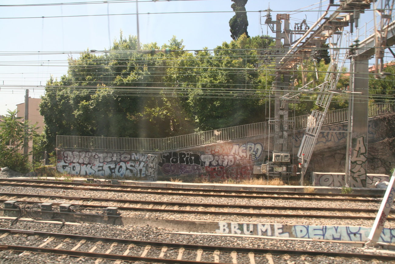 Graffiti Bombing - Photo by strasbourgraffiti