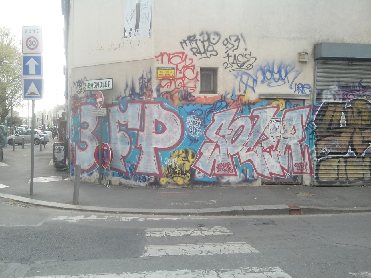 Graffiti Bombing - Photo by strasbourgraffiti