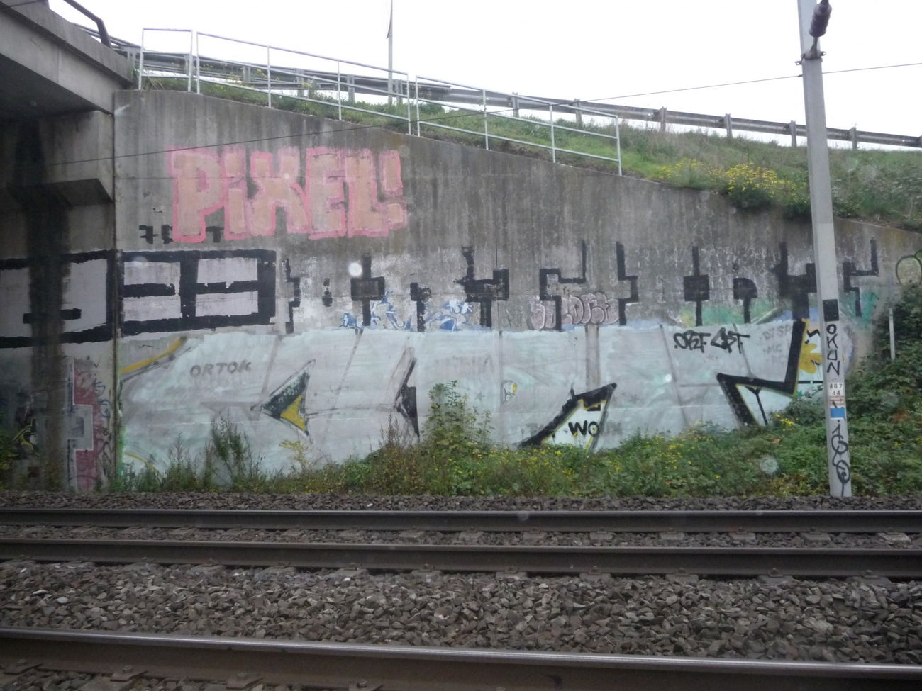 Graffiti Bombing - Photo by strasbourgraffiti