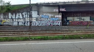 Graffiti Bombing - Photo by strasbourgraffiti
