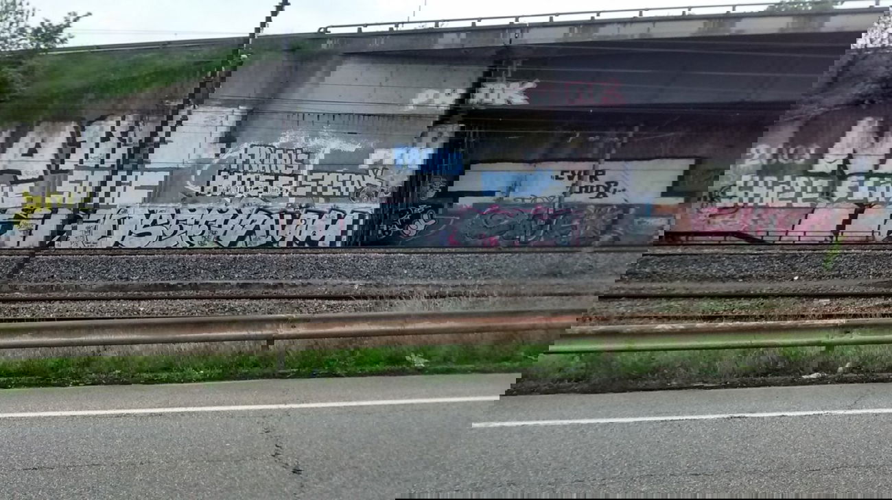 Graffiti Bombing - Photo by strasbourgraffiti