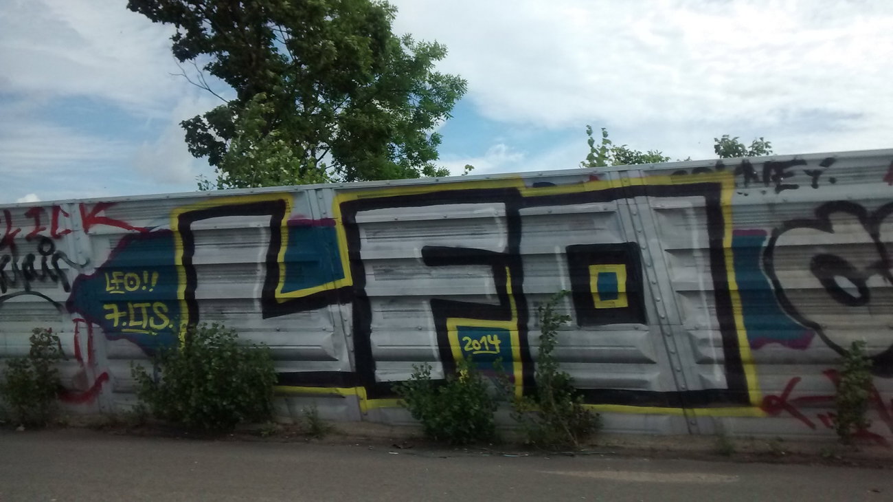 Graffiti Bombing - Photo by strasbourgraffiti