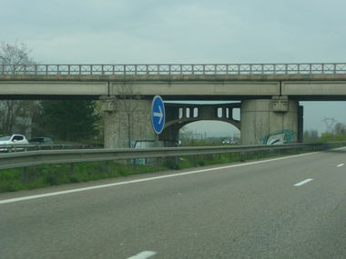 Graffiti Bombing - Photo by strasbourgraffiti