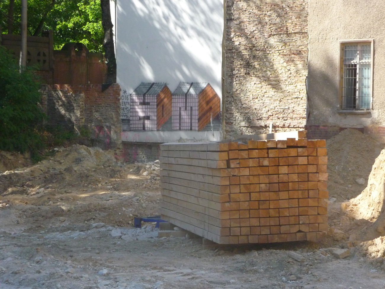 Graffiti Bombing - Photo by strasbourgraffiti