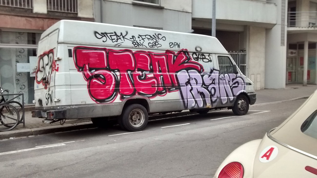 Graffiti Bombing - Photo by strasbourgraffiti