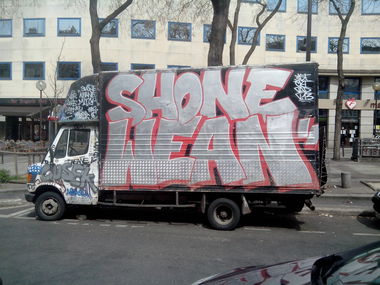 Graffiti Bombing - Photo by strasbourgraffiti