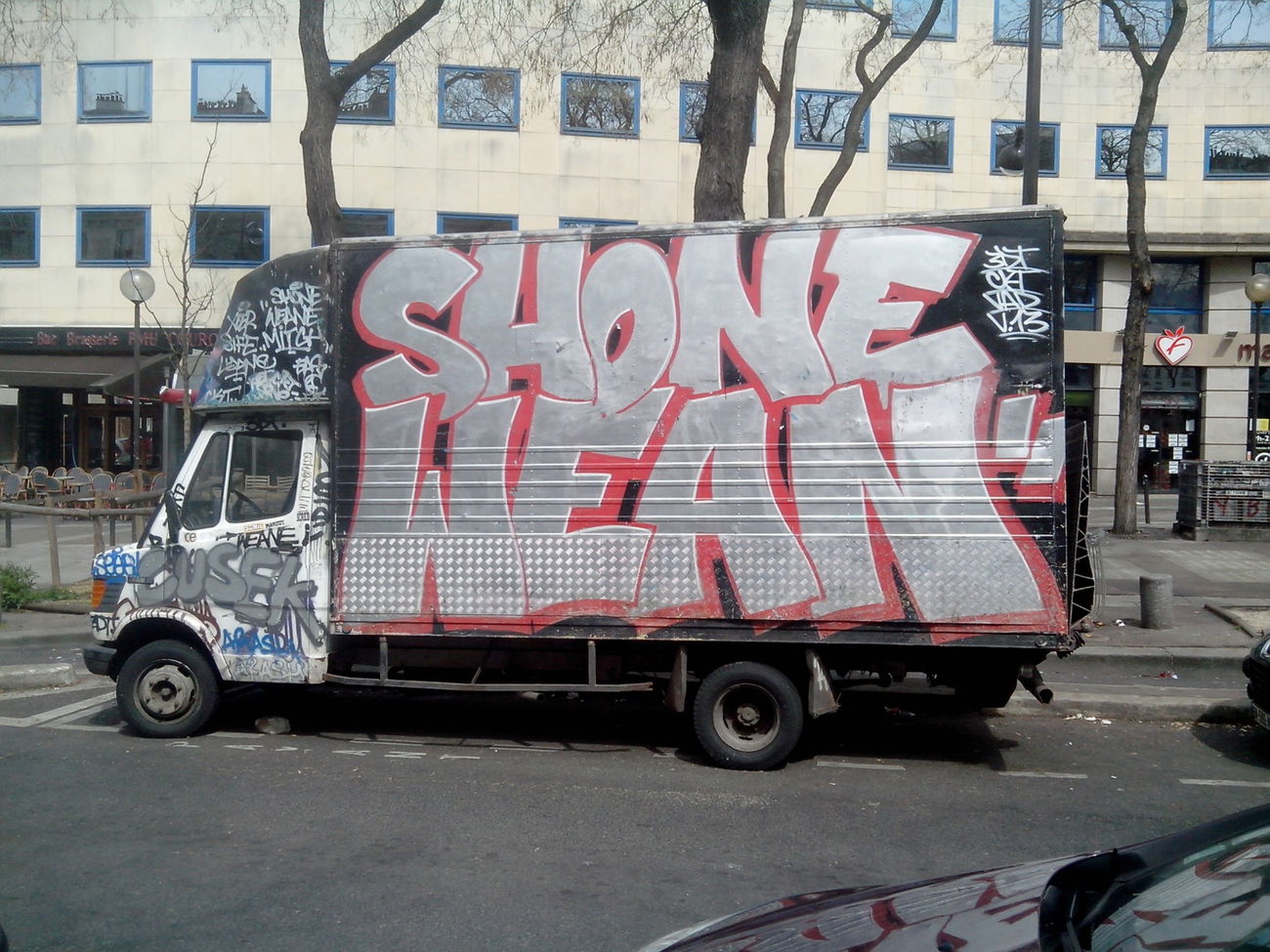 Graffiti Bombing - Photo by strasbourgraffiti