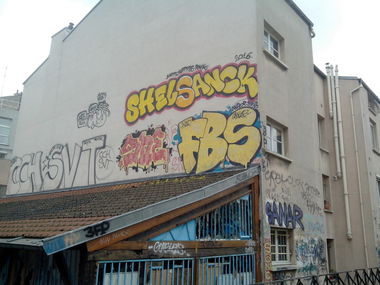 Graffiti Bombing - Photo by strasbourgraffiti