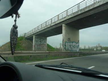 Graffiti Bombing - Photo by strasbourgraffiti