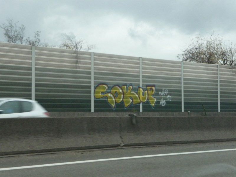 Graffiti Bombing - Photo by strasbourgraffiti