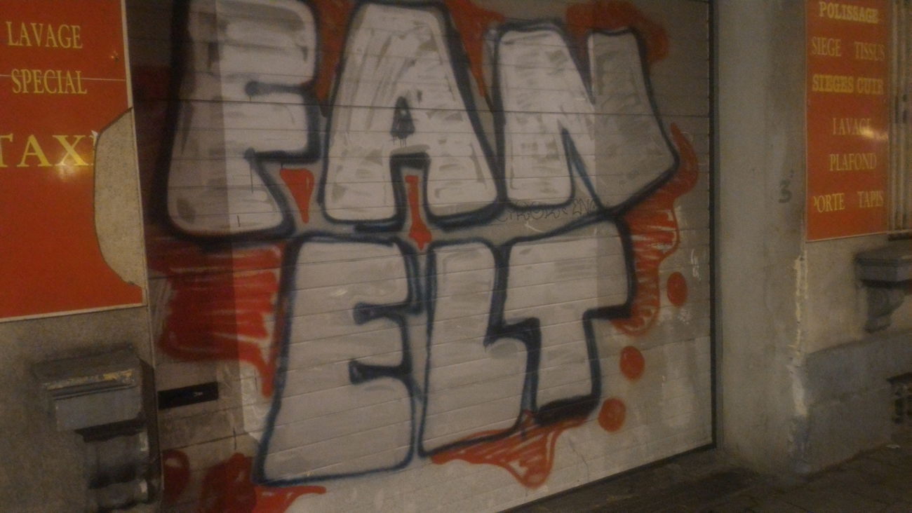 Graffiti Bombing - Photo by strasbourgraffiti