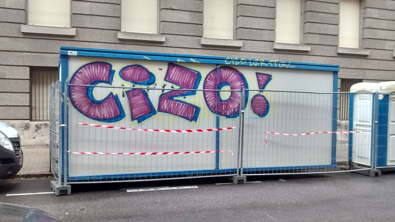 Graffiti Bombing - Photo by strasbourgraffiti