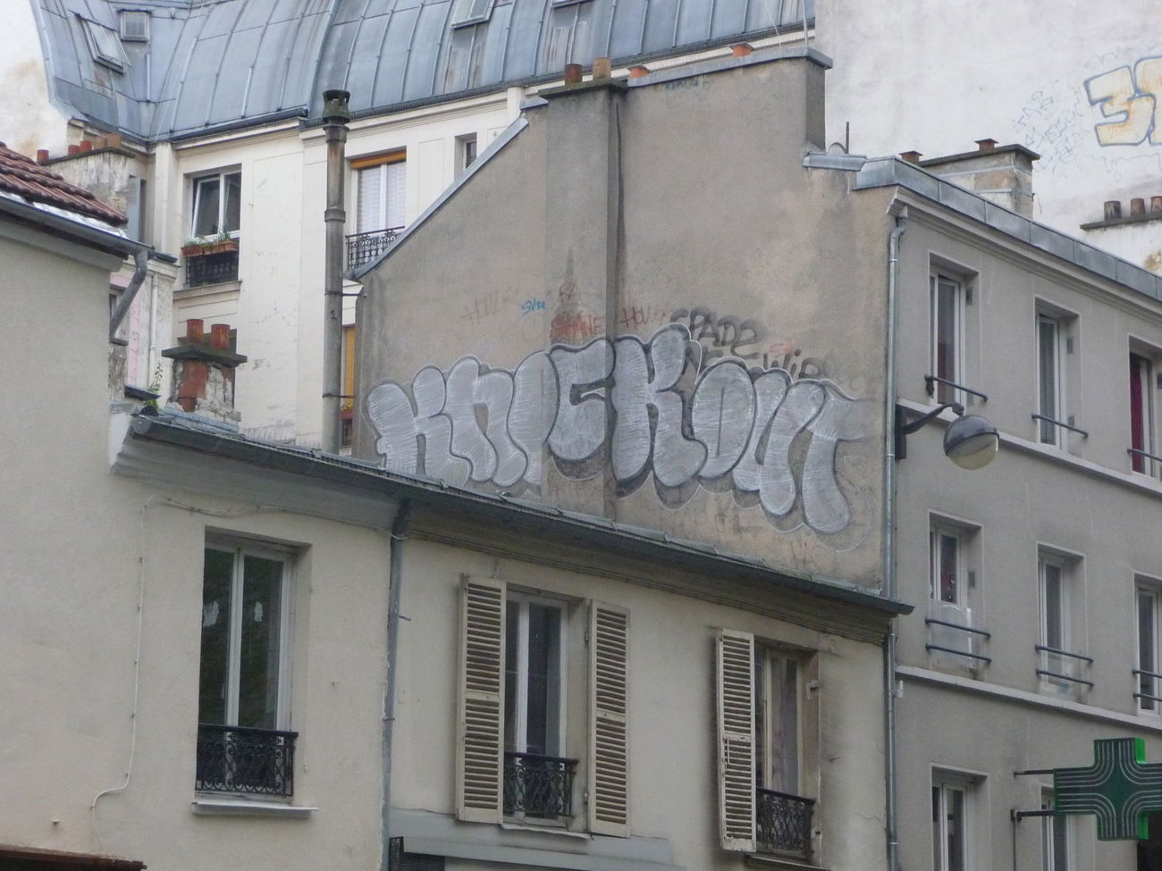 Graffiti Bombing - Photo by strasbourgraffiti