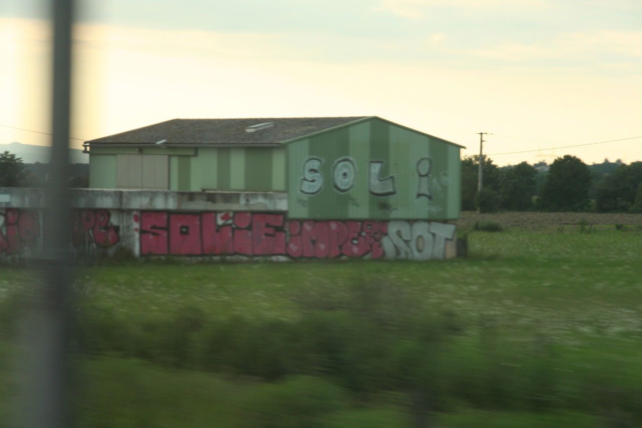 Graffiti Bombing - Photo by strasbourgraffiti