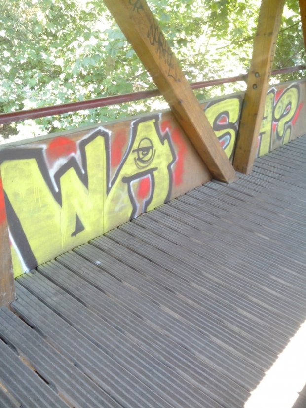 Graffiti Bombing - Photo by strasbourgraffiti