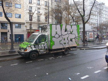 Graffiti Bombing - Photo by strasbourgraffiti