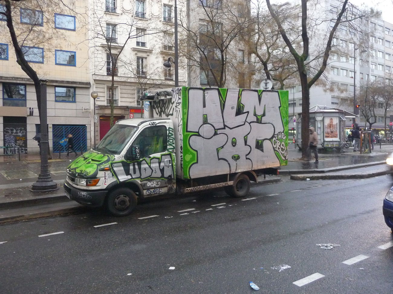 Graffiti Bombing - Photo by strasbourgraffiti