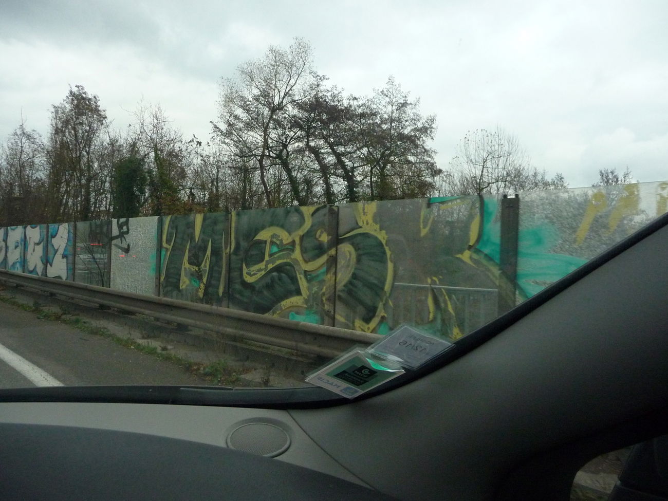 Graffiti Bombing - Photo by strasbourgraffiti
