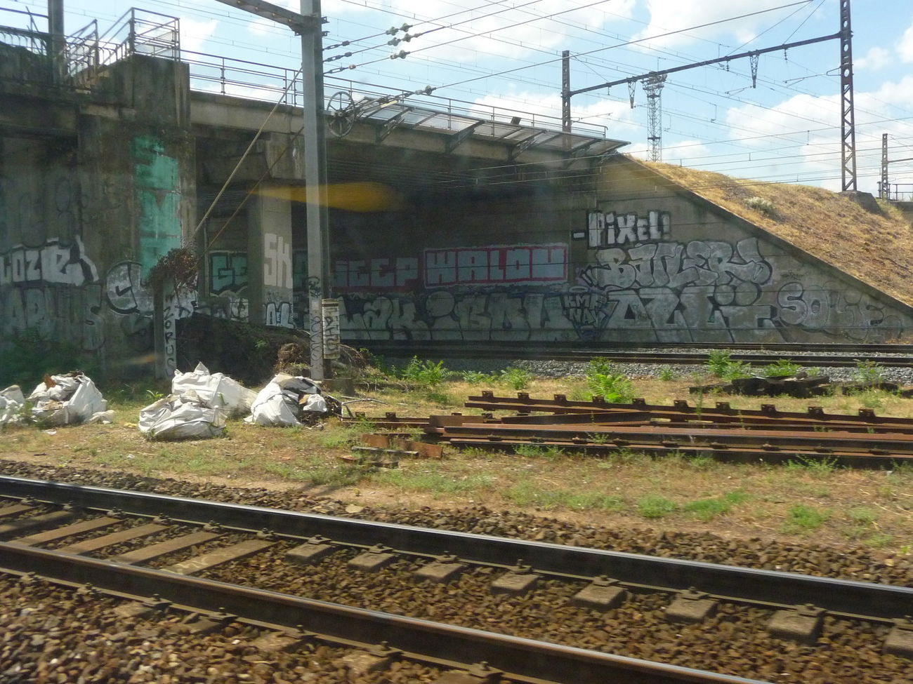 Graffiti Bombing - Photo by strasbourgraffiti