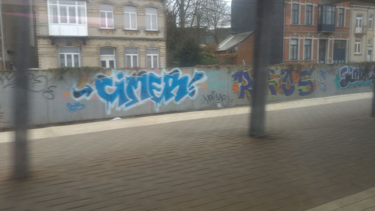 Graffiti Bombing - Photo by strasbourgraffiti