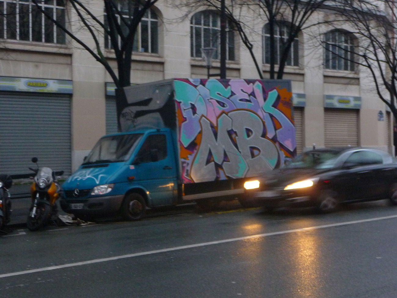 Graffiti Bombing - Photo by strasbourgraffiti