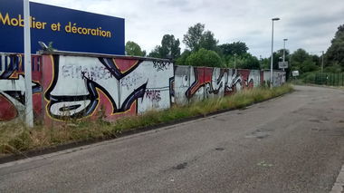 Graffiti Bombing - Photo by strasbourgraffiti