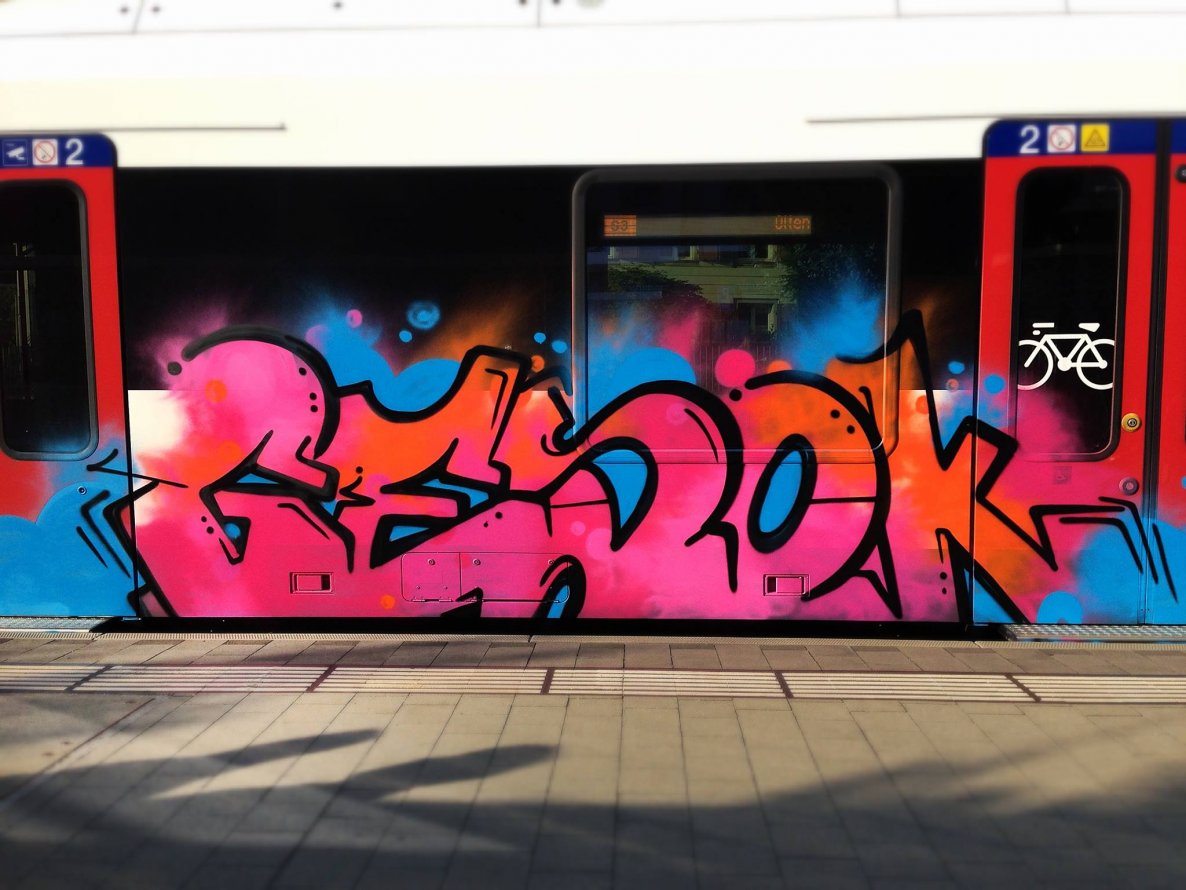 Graffiti Train in Basel - Photo by streetartbasel - gesok, basel, switzerland (2013)