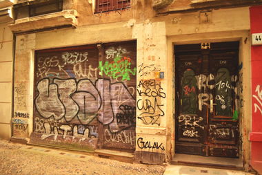 Graffiti Bombing in Berlin - Photo by streetfiles - utah